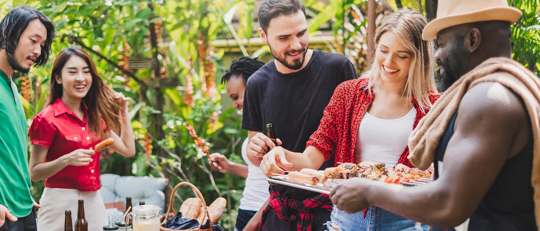 hero-grilling-outdoors-mccormick-shutterstock_1394835290